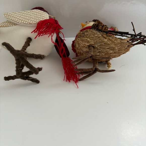 Festive Winter Red and White Bird Decor Set - Picture 7 of 8